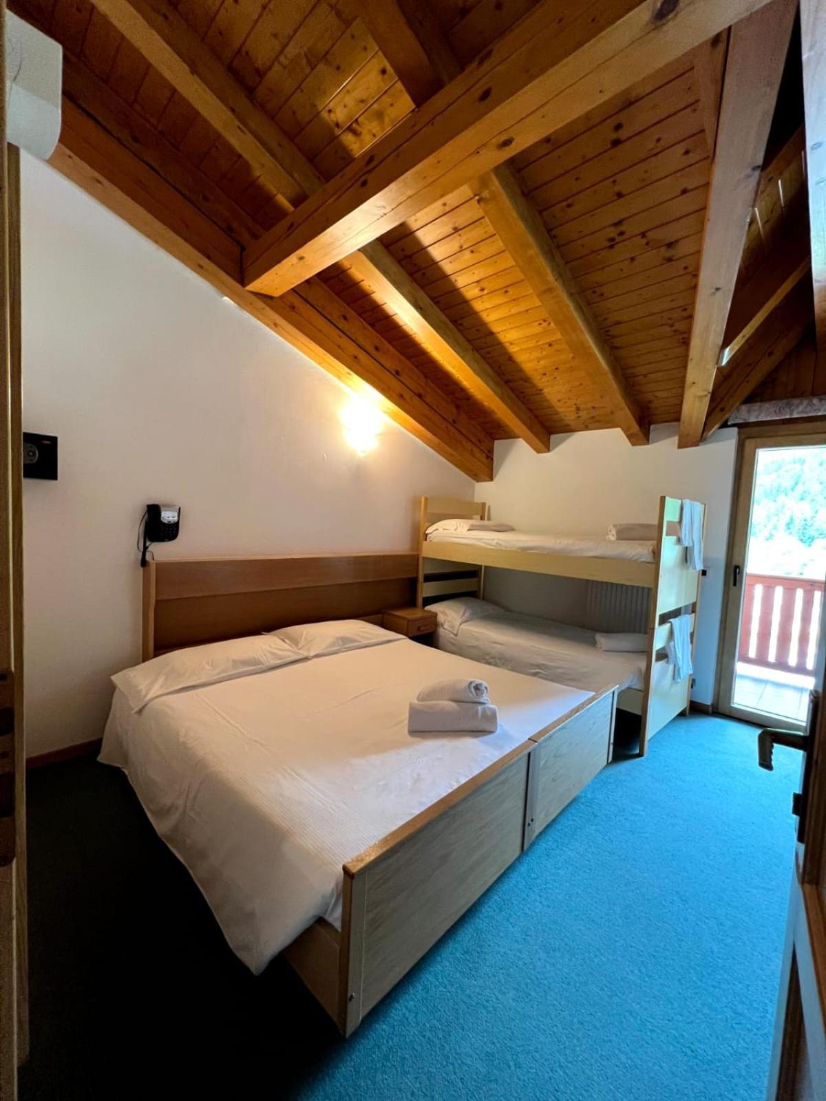 Hotel Laste' Caldes Kültér fotó