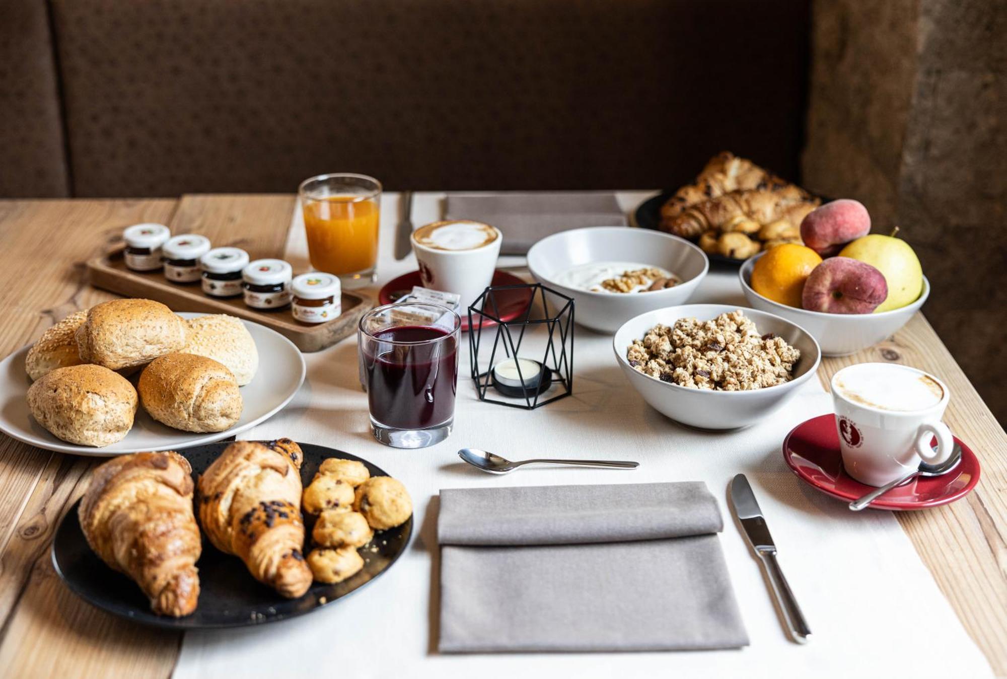 Hotel Laste' Caldes Kültér fotó