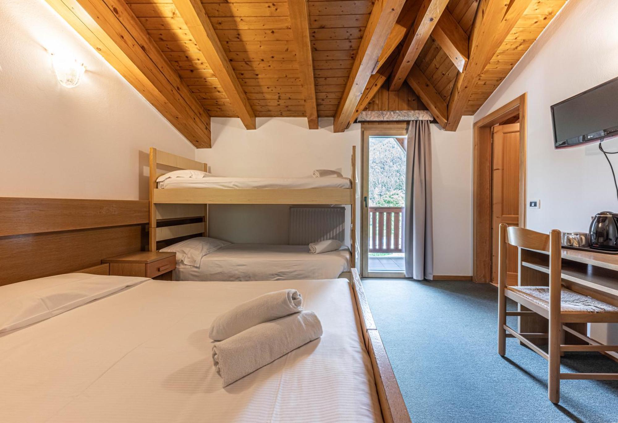 Hotel Laste' Caldes Kültér fotó
