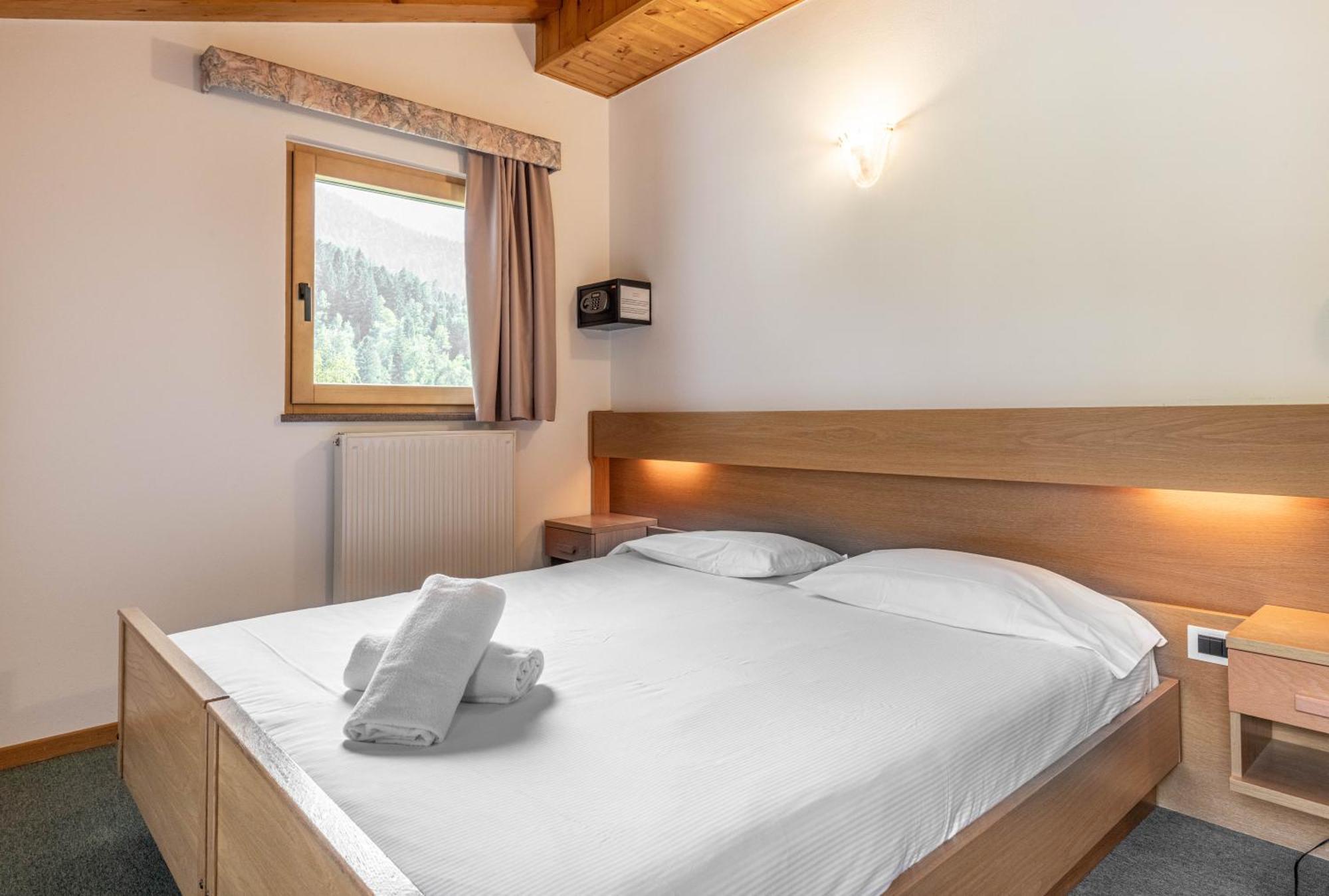 Hotel Laste' Caldes Kültér fotó