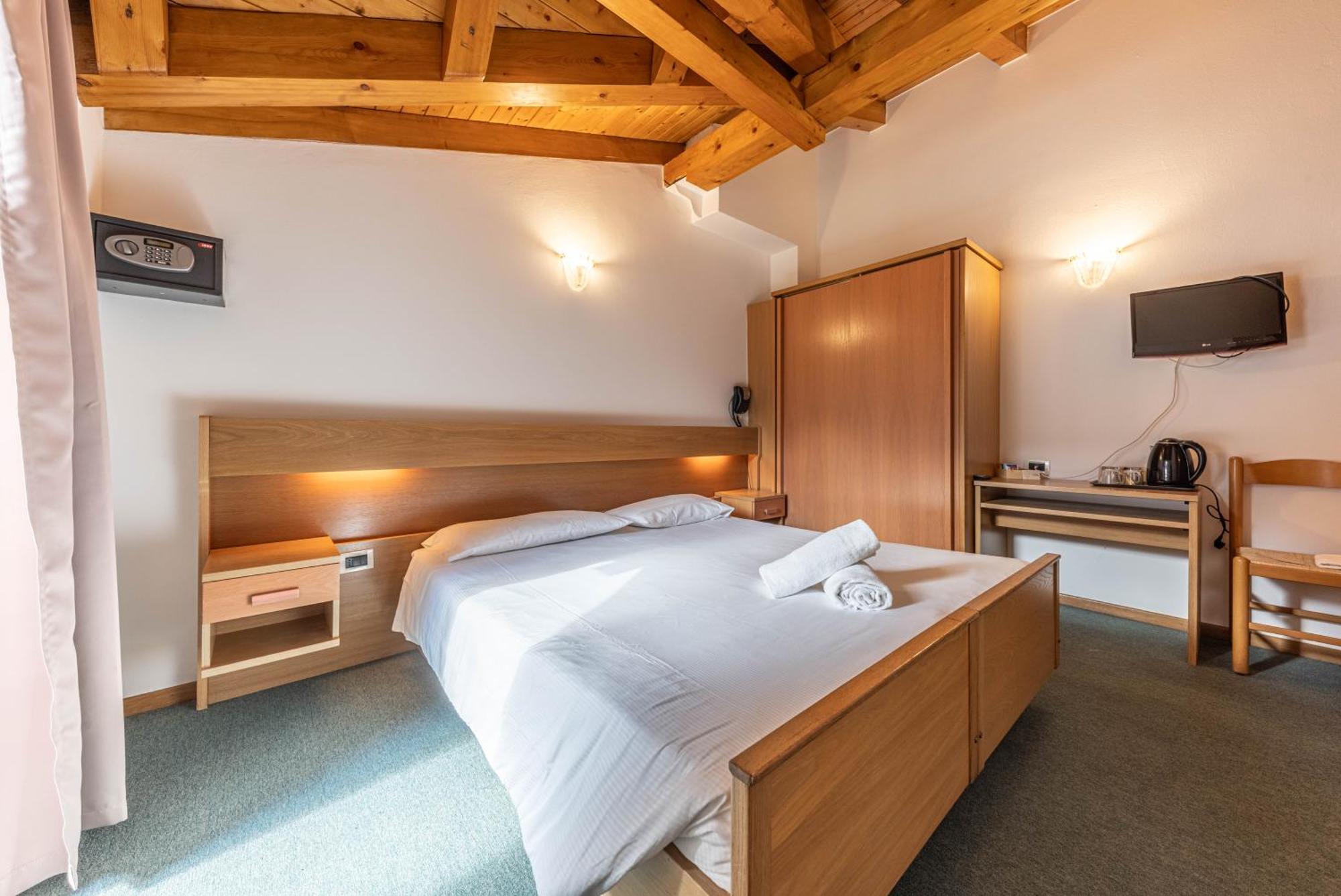Hotel Laste' Caldes Kültér fotó