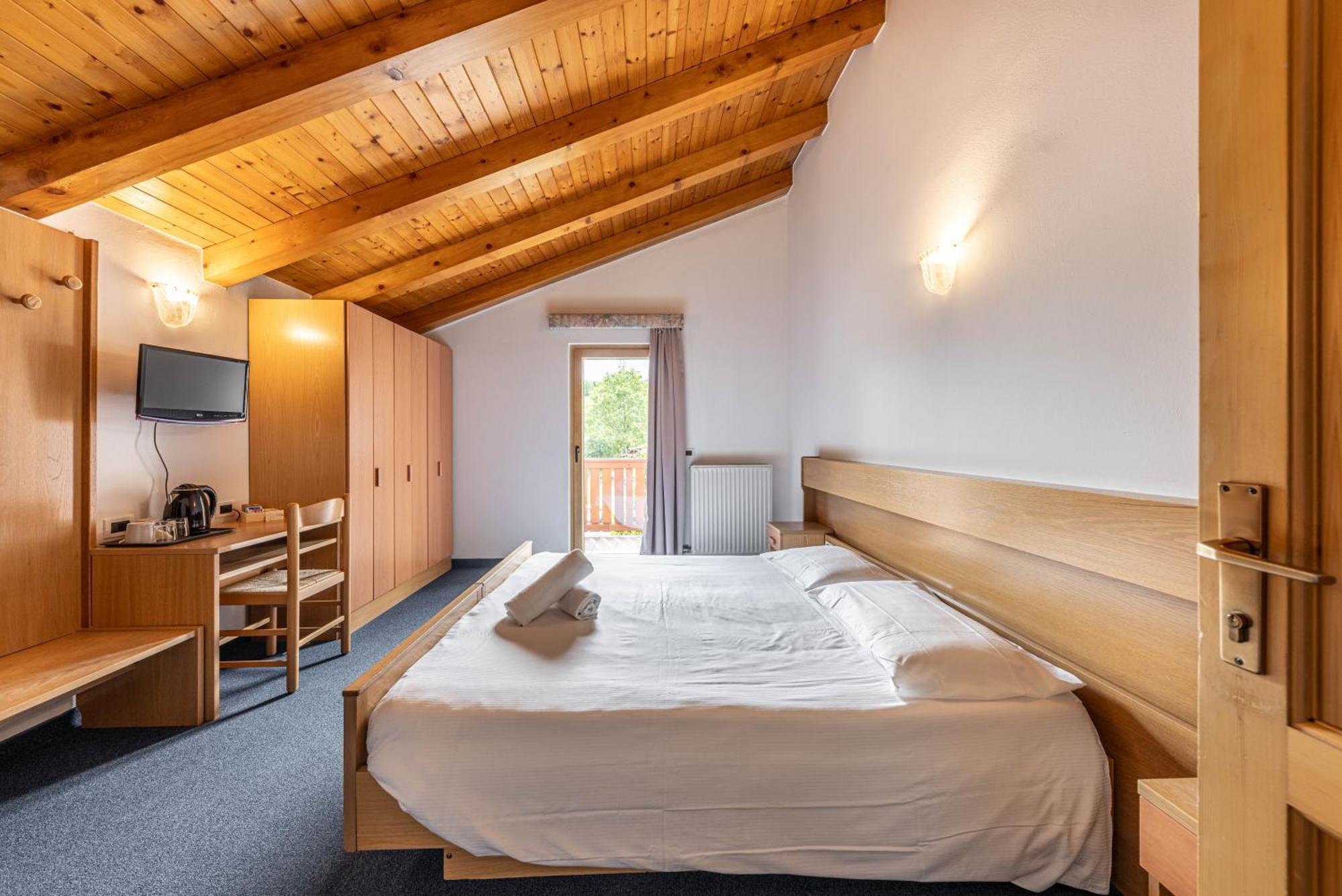 Hotel Laste' Caldes Kültér fotó