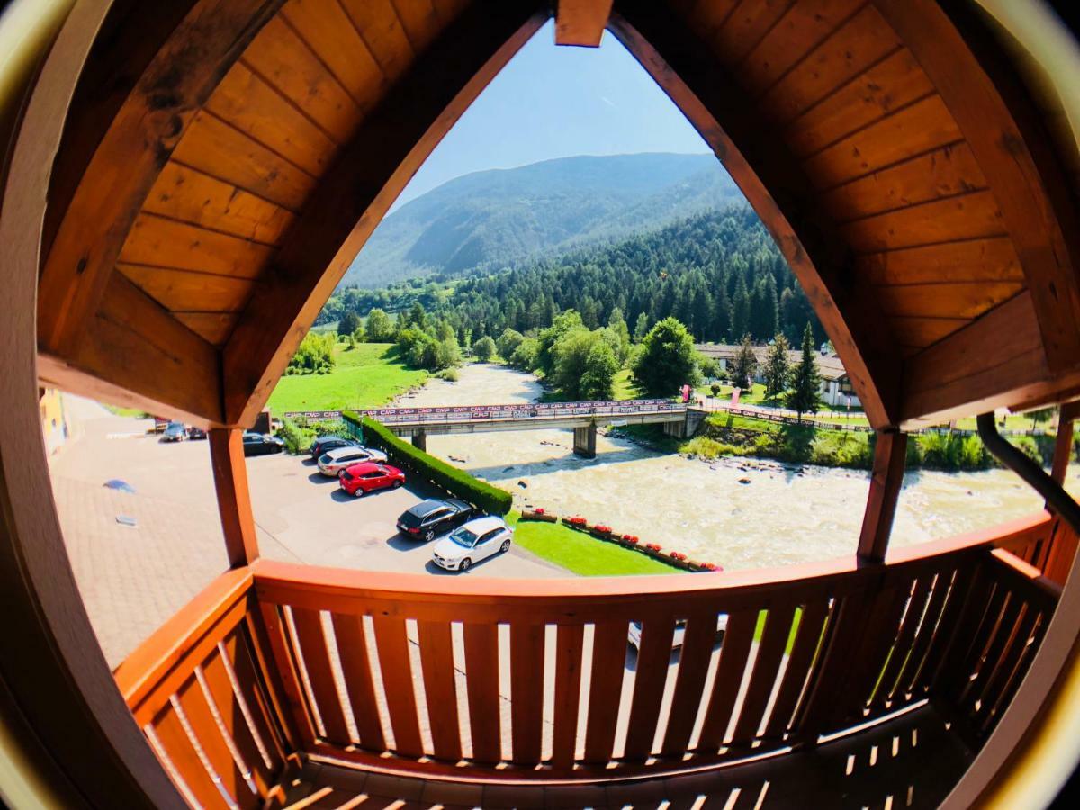 Hotel Laste' Caldes Kültér fotó